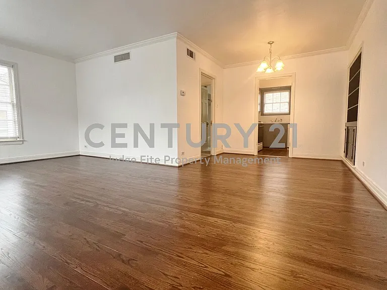 6904 Westchester Dr #4 — Photo 2