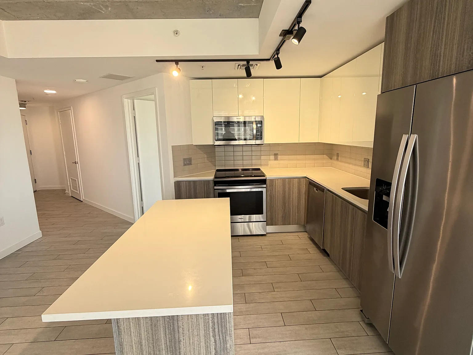 2 bed, 1100 sqft, $3,375 — Photo 2