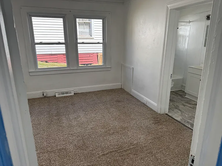 142 North Ave — Photo 6