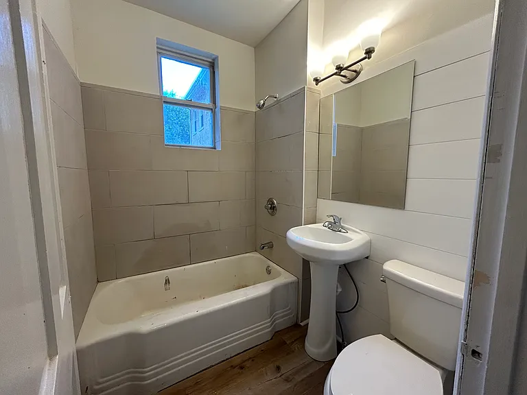 213 Front St #1 — Photo 10