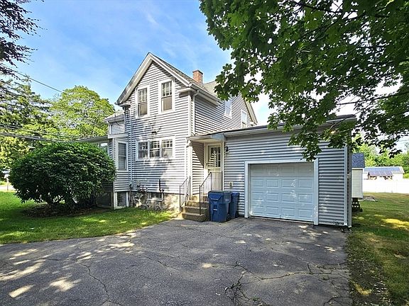 3rd image of 994 Pleasant St