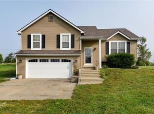 15150 Roger Rd, Leavenworth, KS 66048