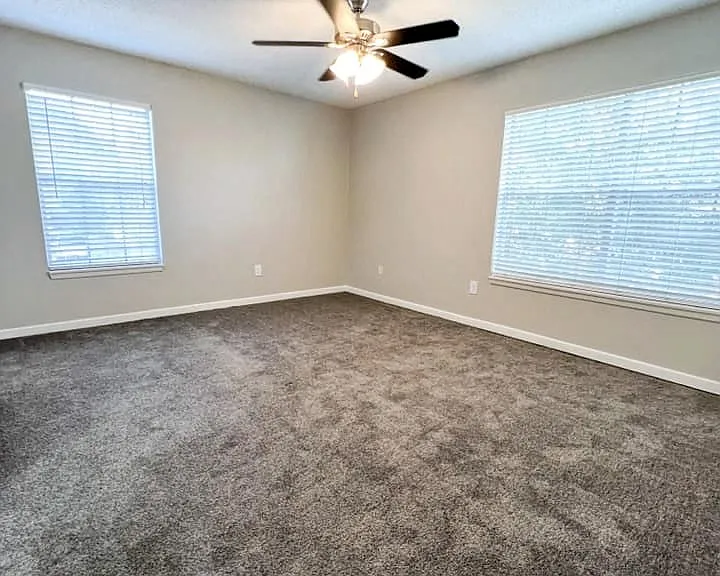 Colony House Apartments — Photo 14