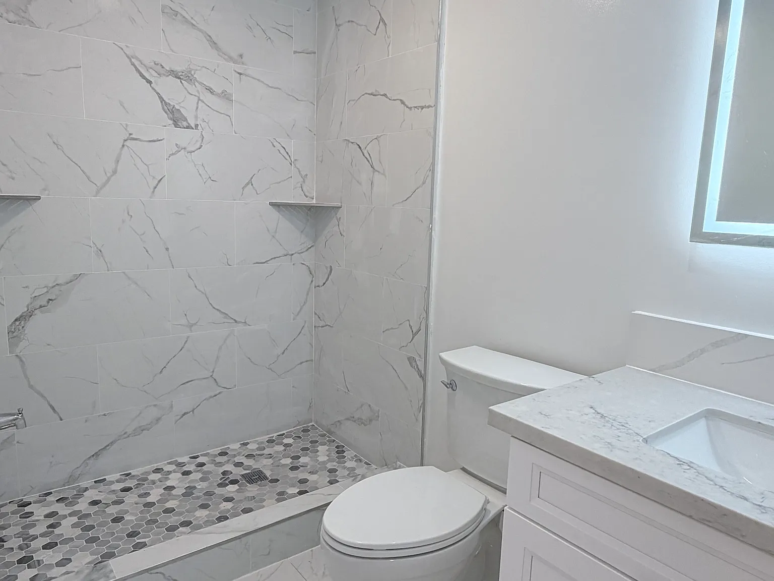 2 bed, 750 sqft, $3,000 — Photo 2