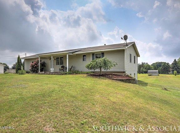 2nd image of 5277 Chauncey Dr NE