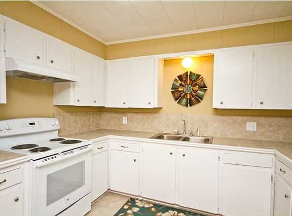 3rd image of 409 Bradford Dr