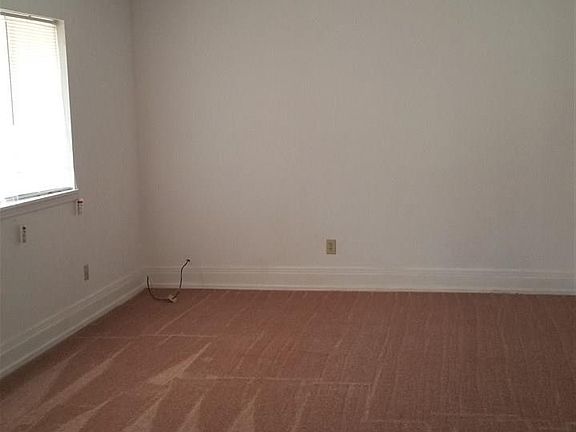 2nd image of 2614 Crestview Dr