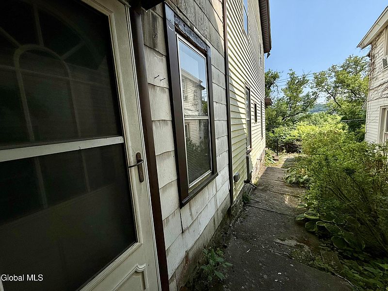 4th image of 267 Cleveland Avenue