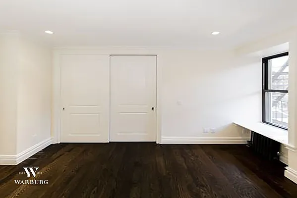 Rented by Warburg | media 10