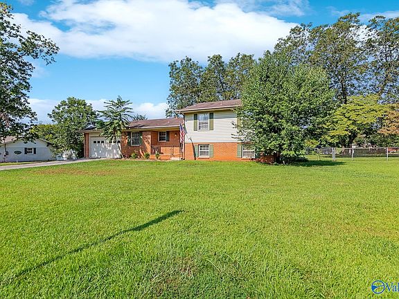 2nd image of 403 Gilmore St