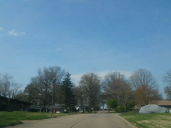 5th image of 725 Fernview Dr
