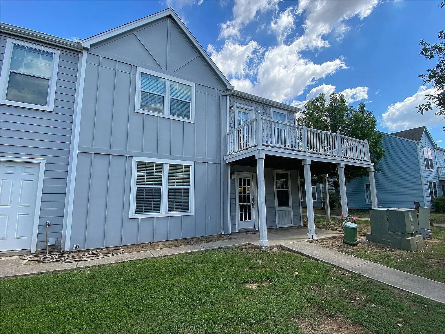 1 bed, 1.0 bath, 500 sqft, $900 — Photo 2