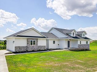 116 Ridgeline Rd, Woodbine, IA 51579