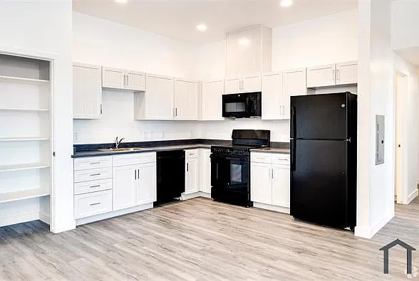 2 bed, $1,219 — Photo 4