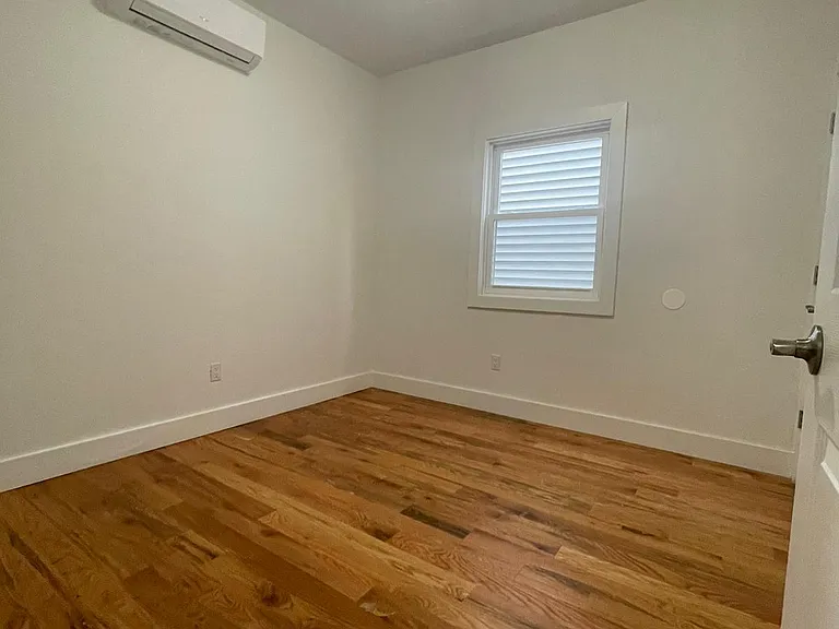 38 Tillinghast St #3R — Photo 4