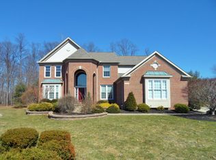 19710 E Kerry Pl, Strongsville, OH