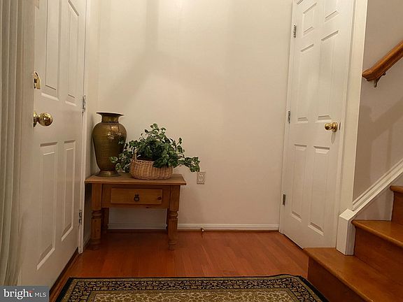 2nd image of 4089 Fountainside Ln