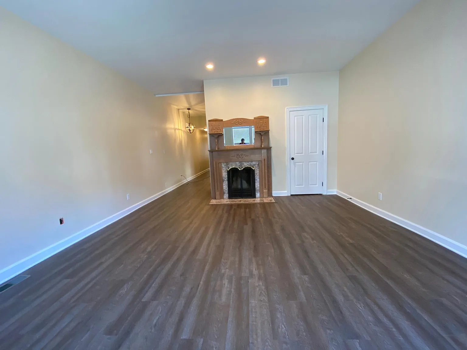 1 bed, 980 sqft, $1,725 — Photo 2