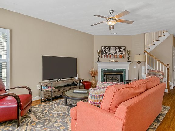 5th image of 1103 Brook Cir