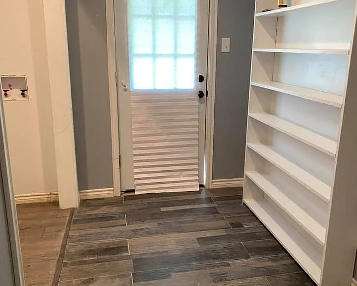 700 N Gladys St — Photo 8