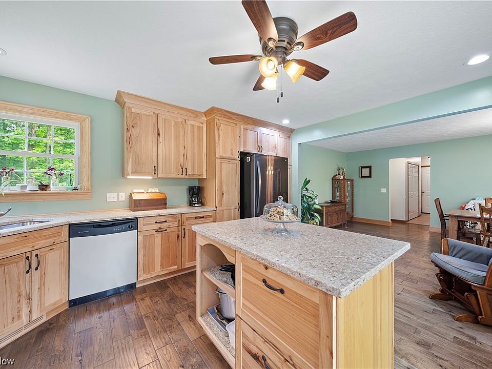 2127 Flame Lake Dr, Roaming Shores, OH 44084 Zillow