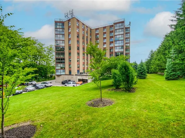 20 Berkley Rd #801, Cambridge, ON N1S 4S8