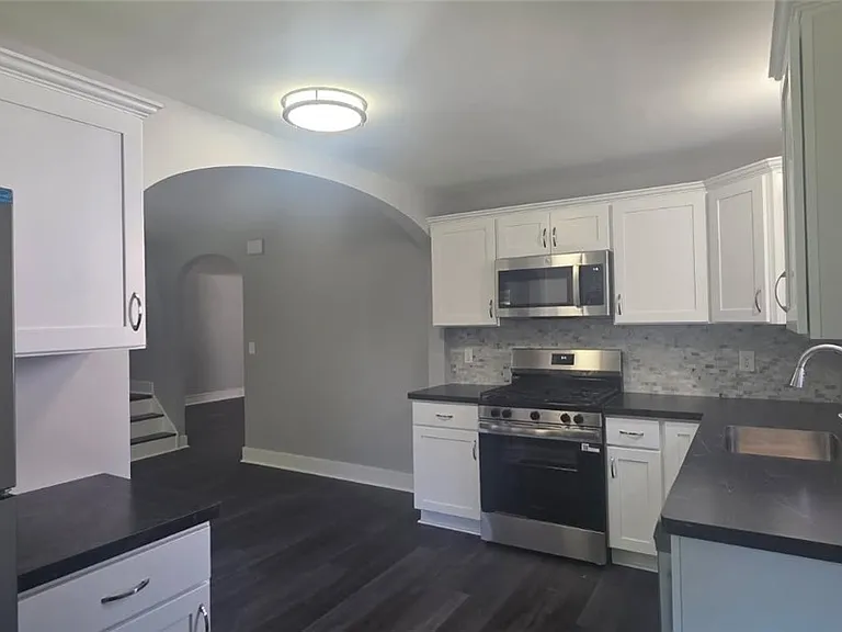 11 Euclid Ave #LEFT — Photo 5