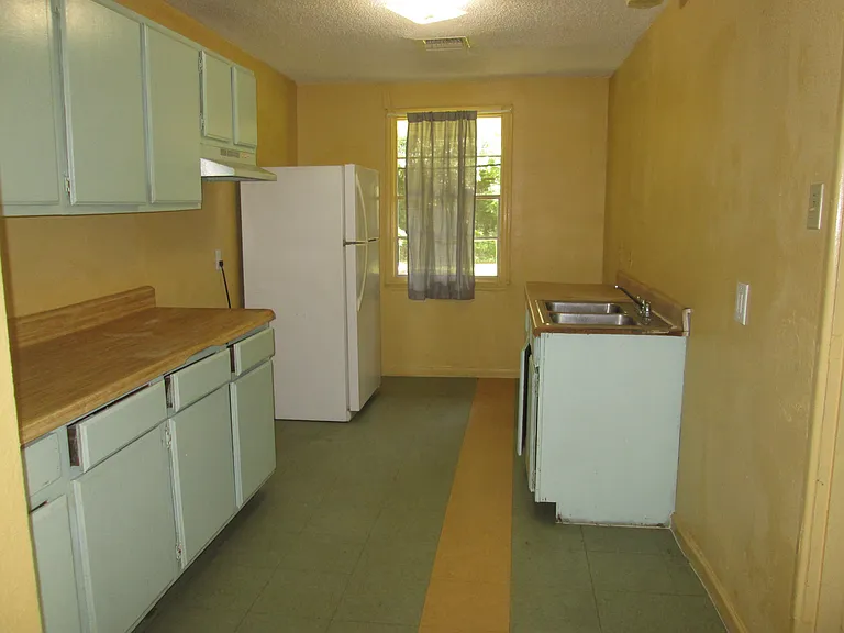 203 Fairfax Pl — Photo 5