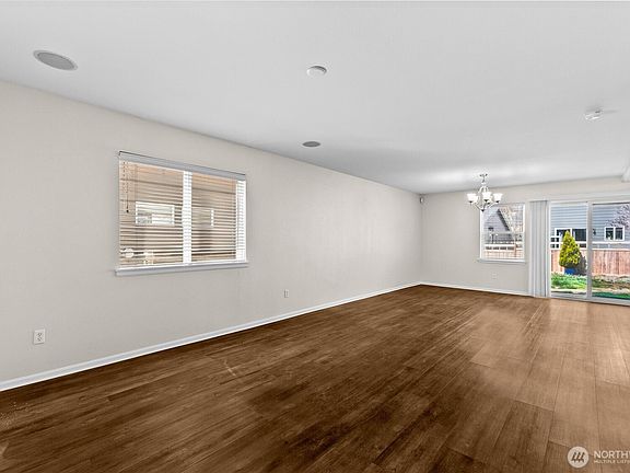 4th image of 4308 Roxanna Loop SE