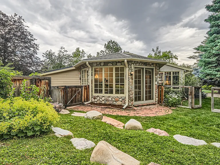 3782 Wonderland Hill Ave — Photo 5