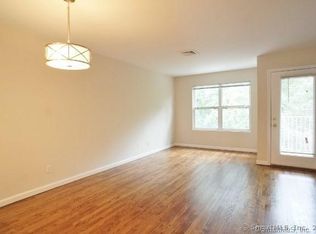 16 Oakwood Ave APT 1, Norwalk, CT 06850