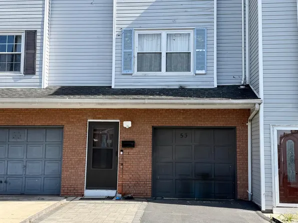 53 Larch St, Carteret, NJ 07008