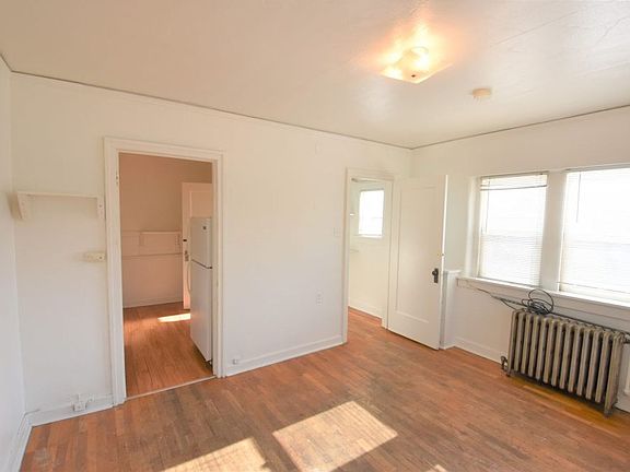 3rd image of 1145 Pennsylvania Ave APT 1