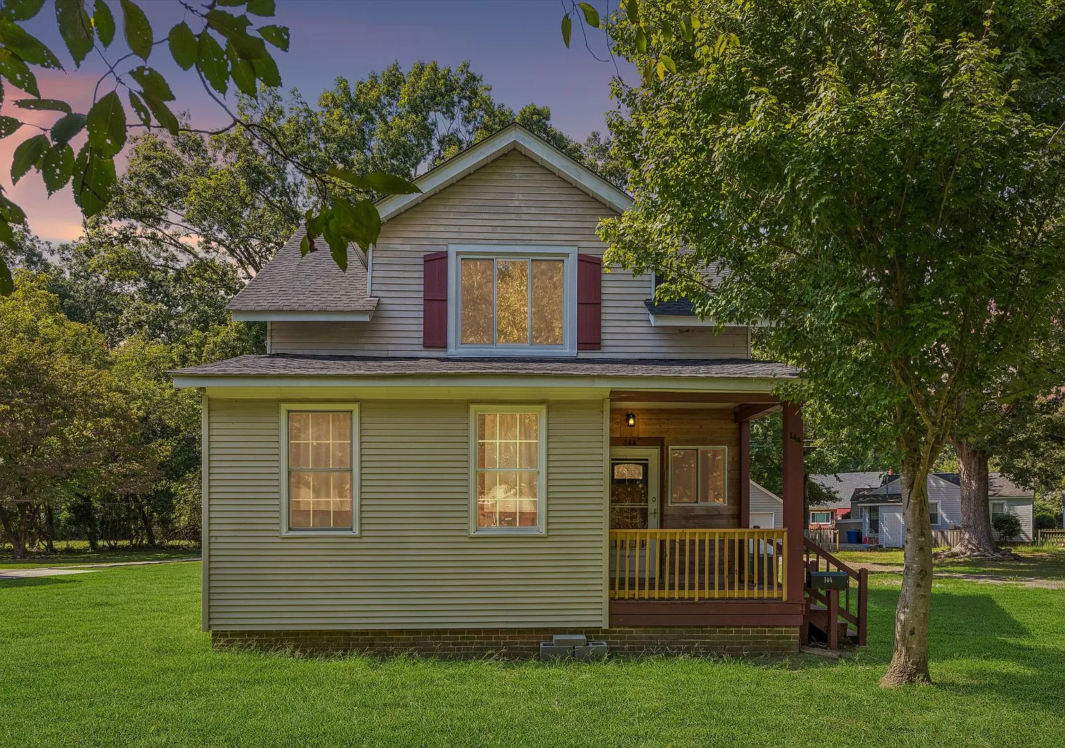 4 beds, 2 bath Character, comfort, and convenience in the heart of Newport News — Photo 2
