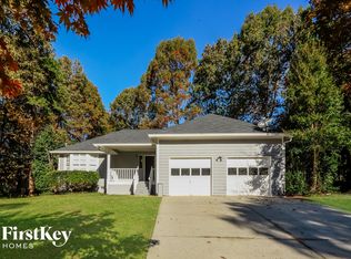 629 Oak Moss Dr, Lawrenceville, GA 30043