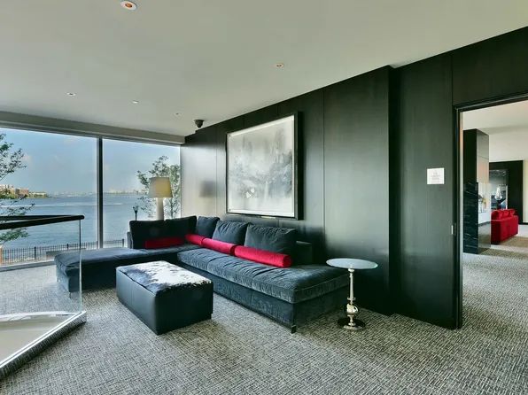 1000 Avenue At Port Imperial image 22 of 32