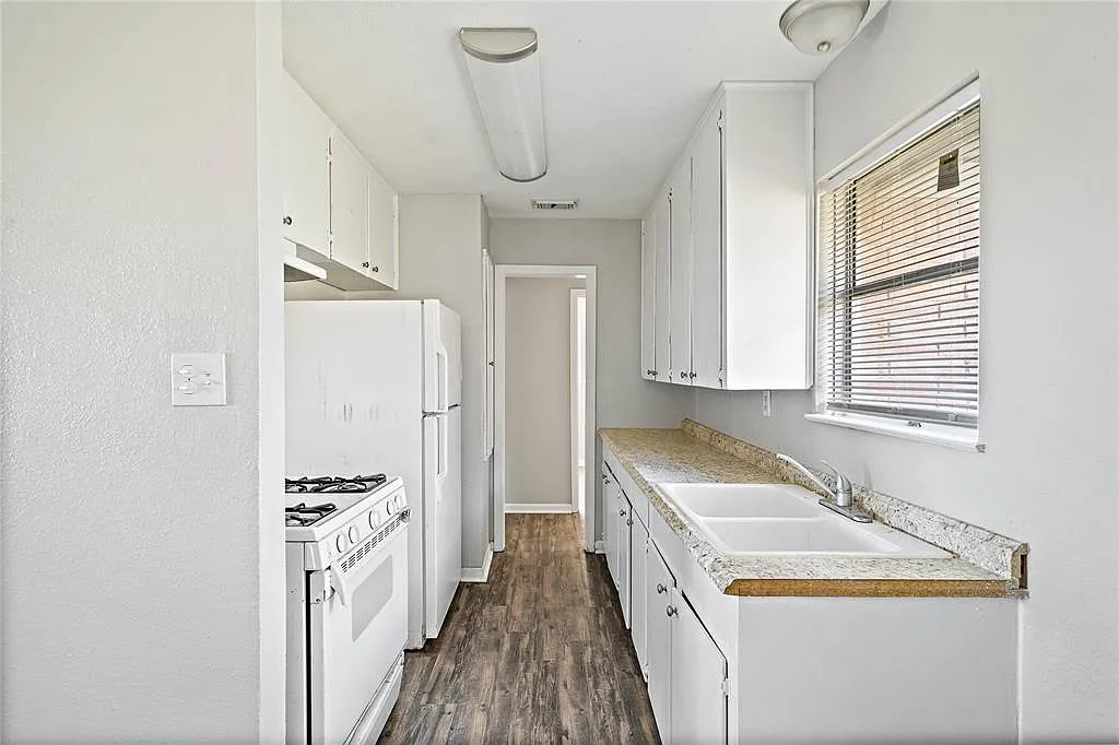 105 Plum Street - 1 — Photo 3