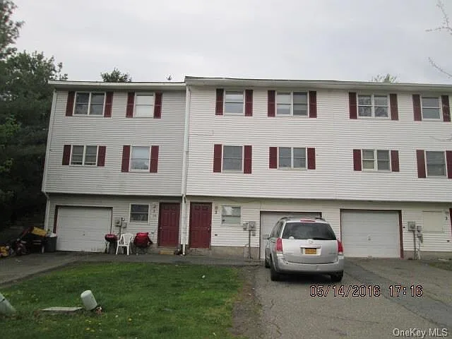 3 bed, $1,800 — Photo 1