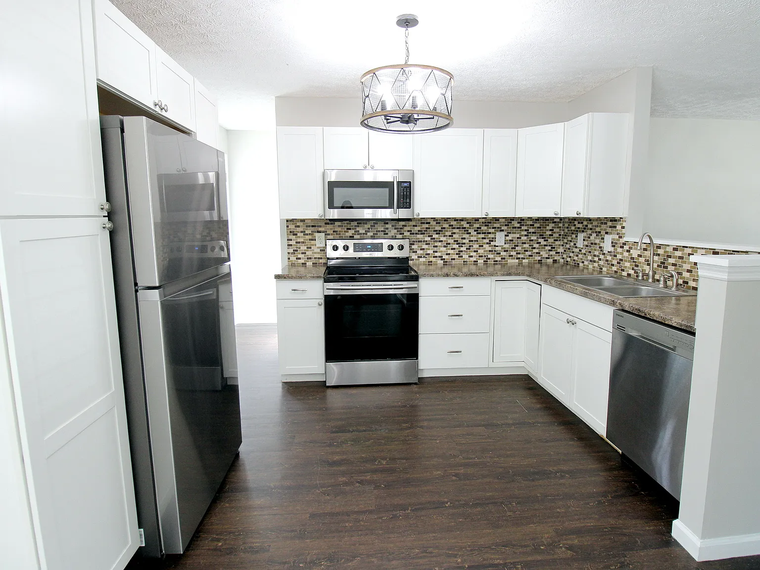 3 bed, 1020 sqft, $1,495 — Photo 3
