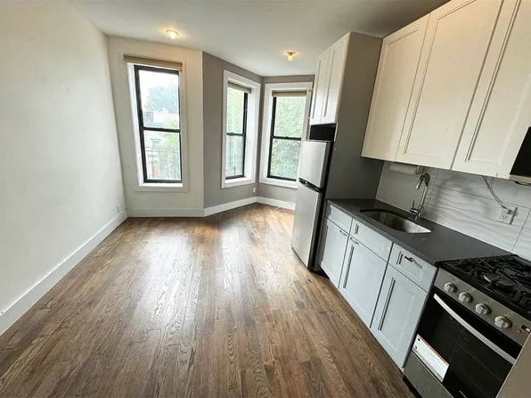 865 Saint John's Place image 1 of 2