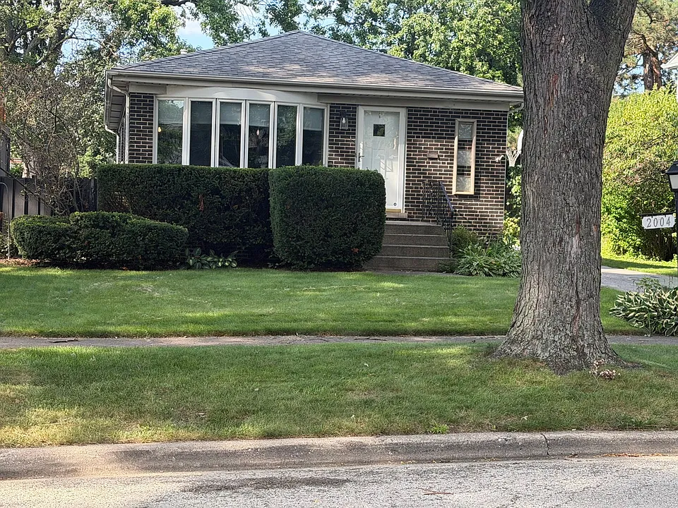 2004 Milton Ave
