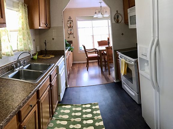 2nd image of 602 Plaza Del Sol