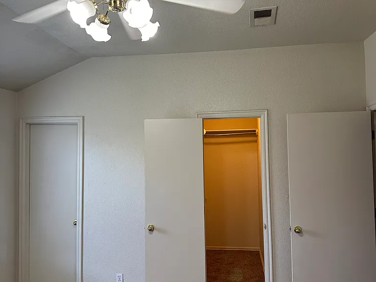 1200 High Meadows Dr #1206 — Photo 3