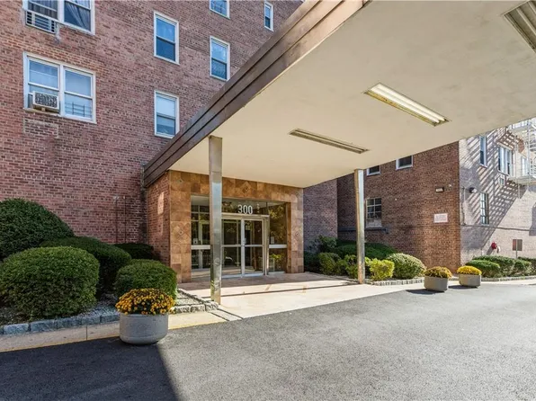 300 N Broadway #4N, Yonkers, NY 10701