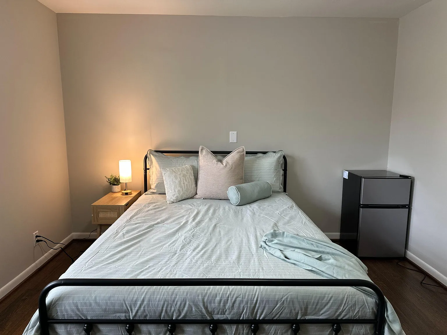4 bed, 2.0 bath, 1647 sqft, $849 — Photo 2