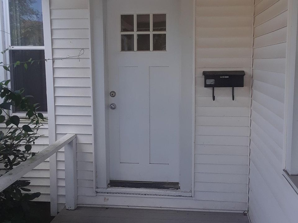 Private Entrance