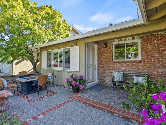 3rd image of 4133 Ross Park Dr