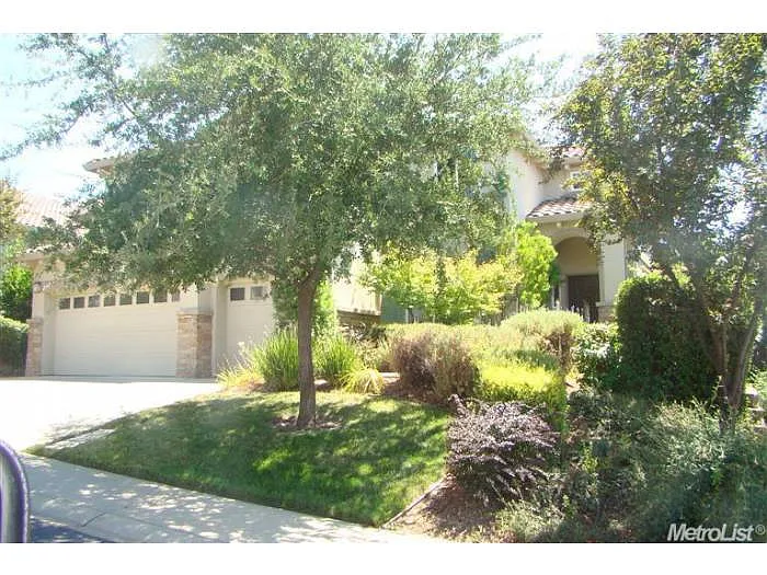 5270 Garlenda Dr photo 1