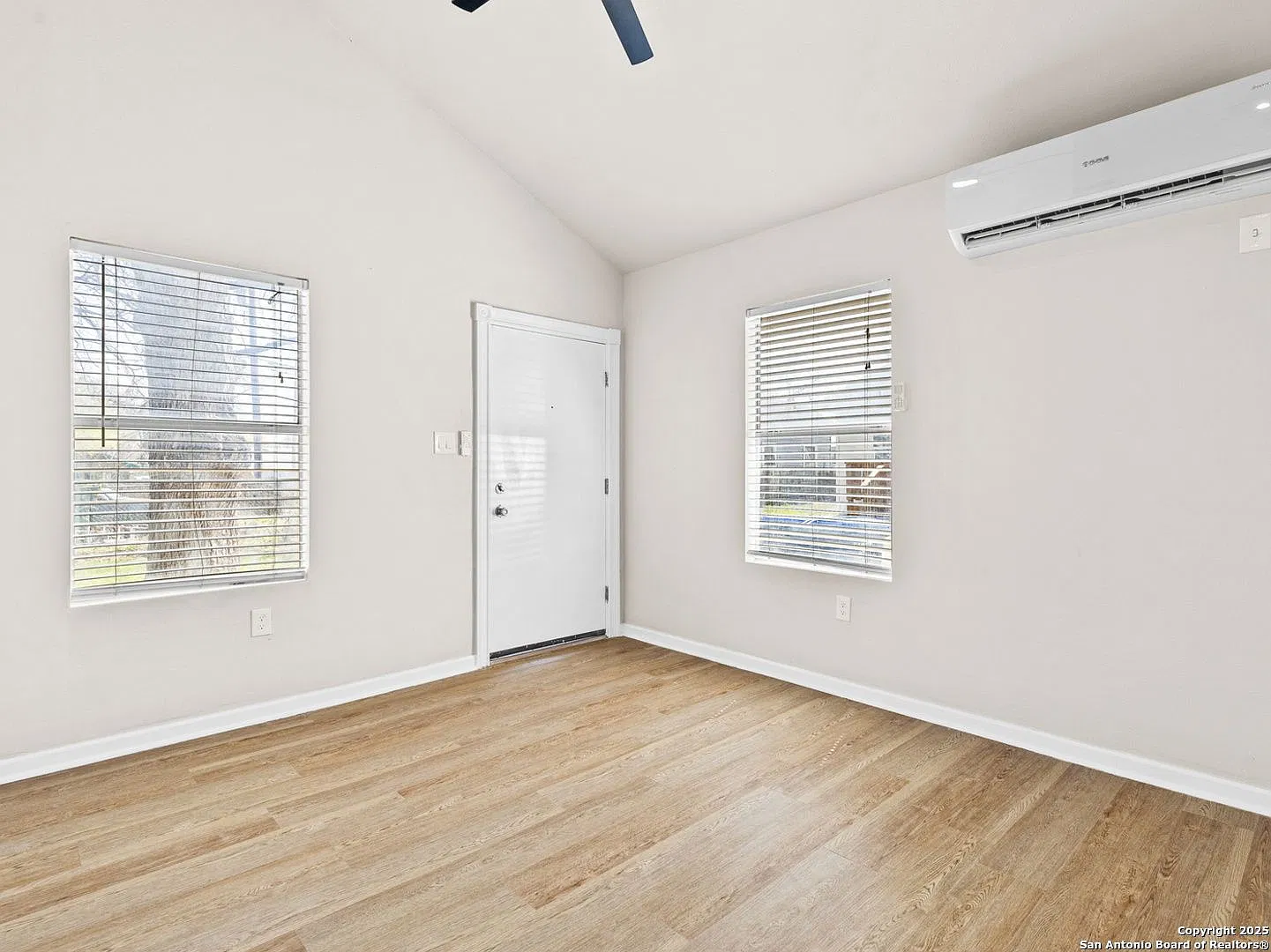 Come see this completely renovated casita, available now! — Photo 3