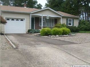 2 Cortlandt Dr, Toms River, NJ 08757